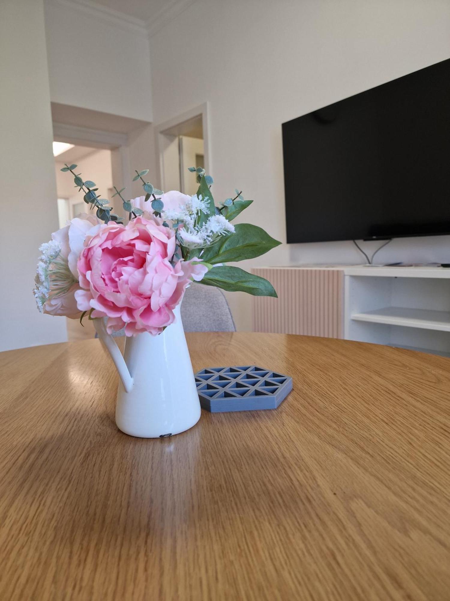 Old Town Apartment - 2 Bedrooms براتسيلافا المظهر الخارجي الصورة