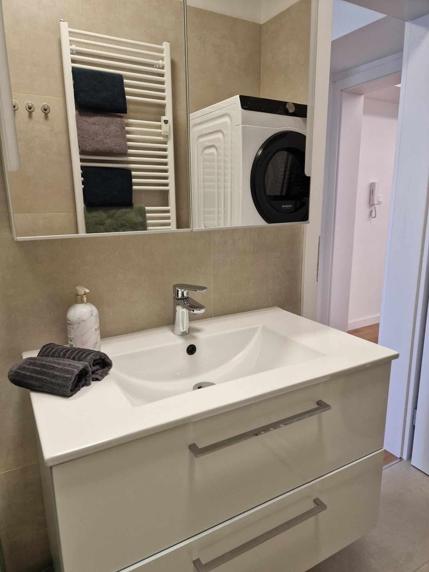 Old Town Apartment - 2 Bedrooms براتسيلافا المظهر الخارجي الصورة