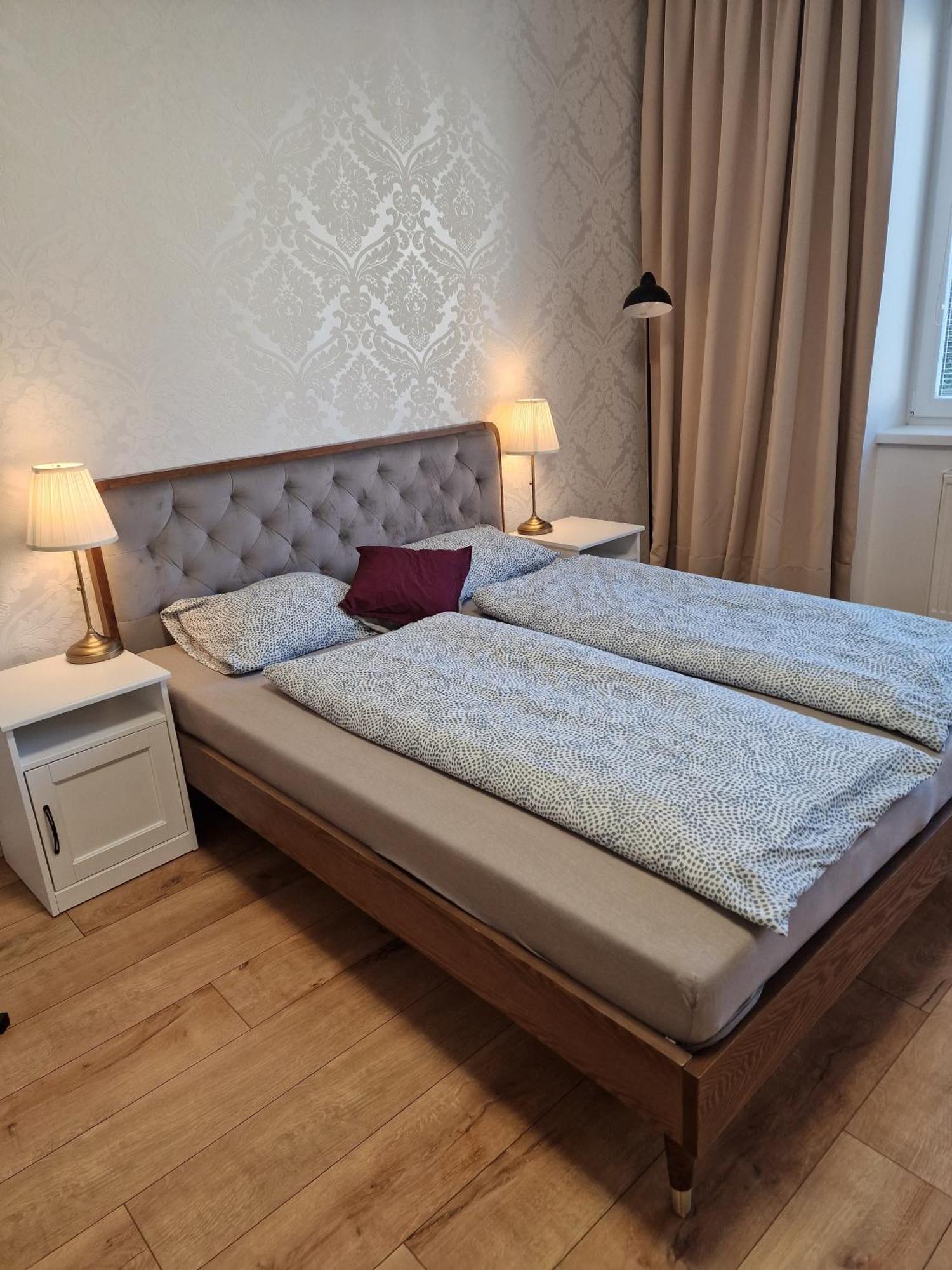 Old Town Apartment - 2 Bedrooms براتسيلافا المظهر الخارجي الصورة