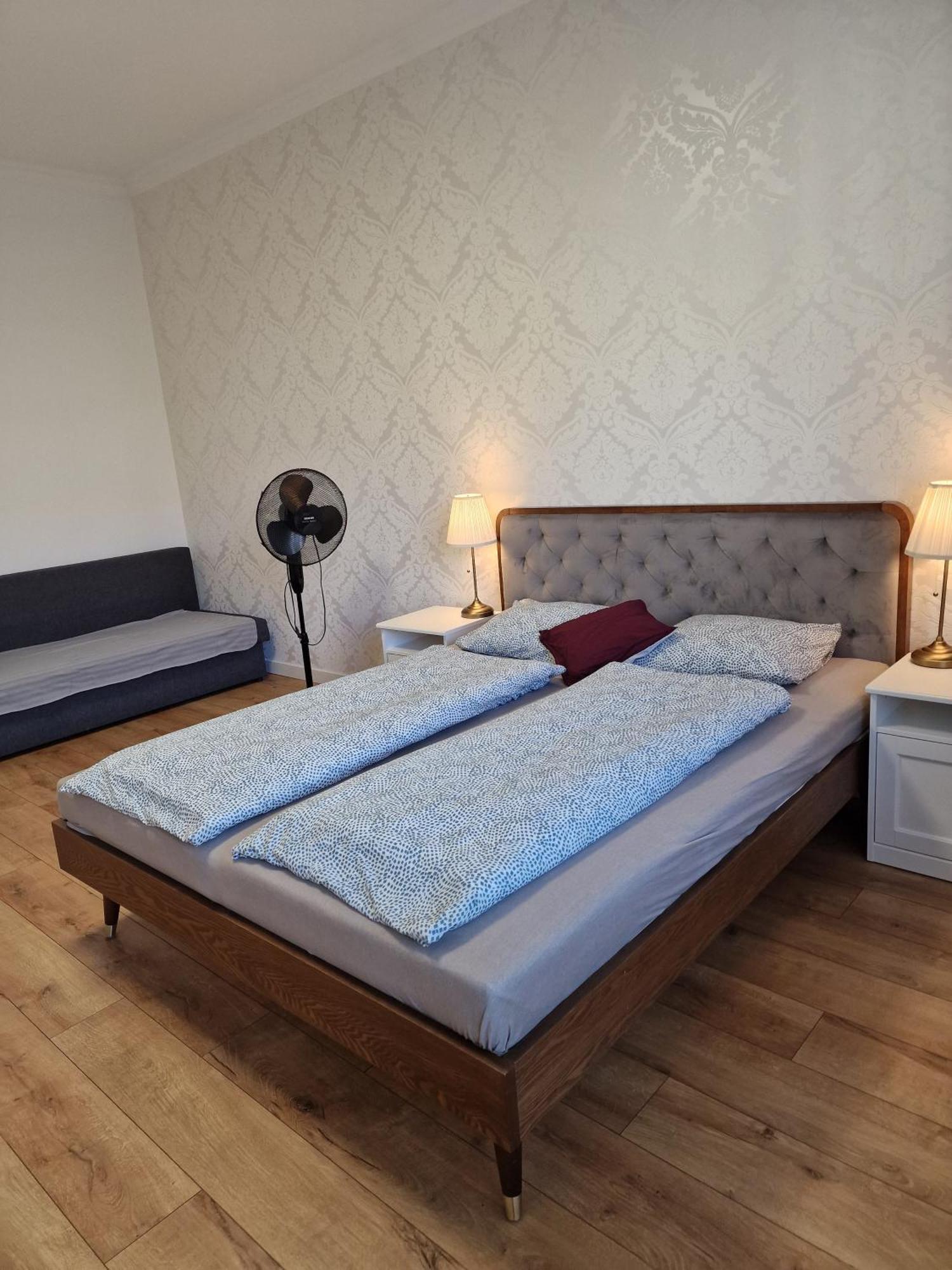 Old Town Apartment - 2 Bedrooms براتسيلافا المظهر الخارجي الصورة